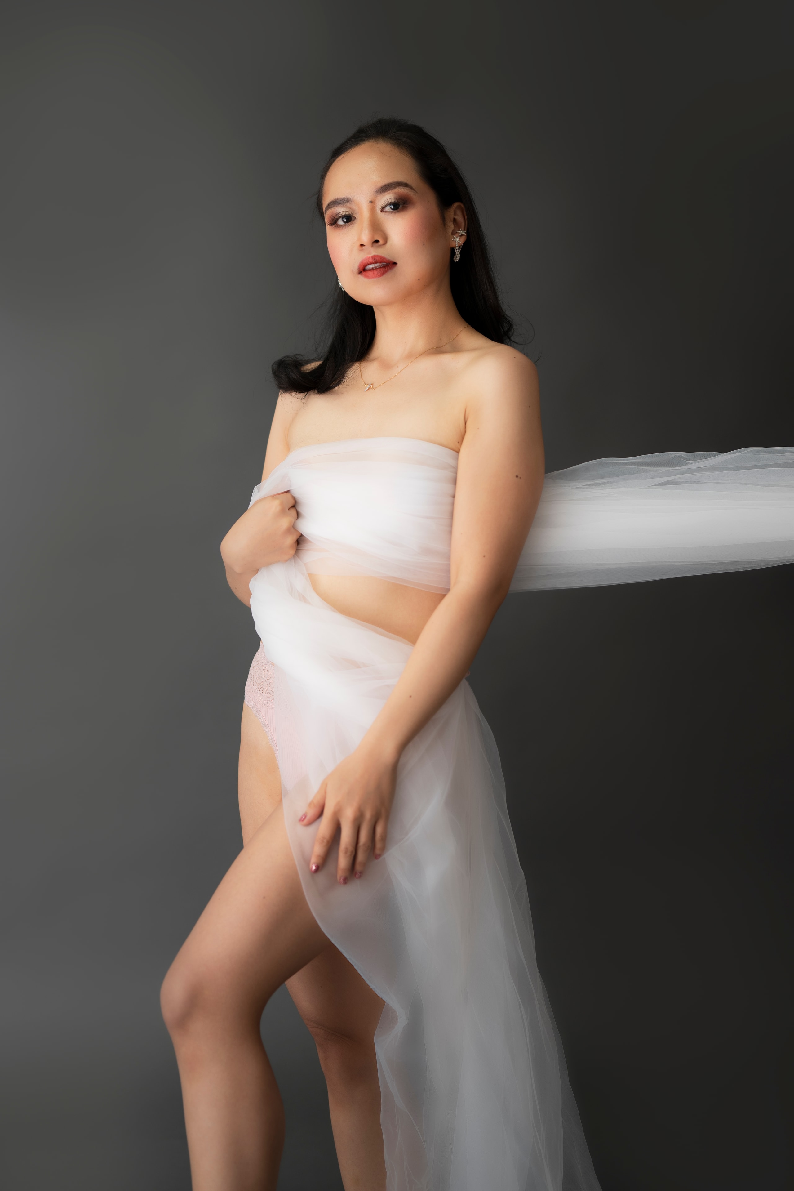 boudoir photography floral romantic soft feminine beauty